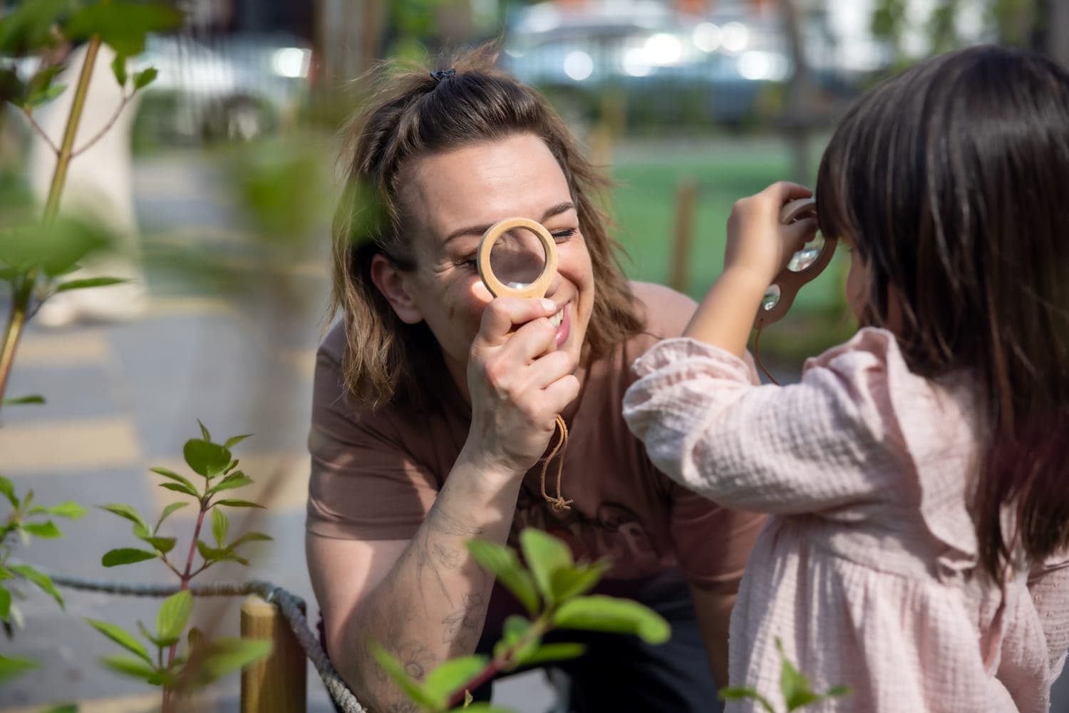Kind&co ludens - pedagogisch medewerker - kind - vergrootglas