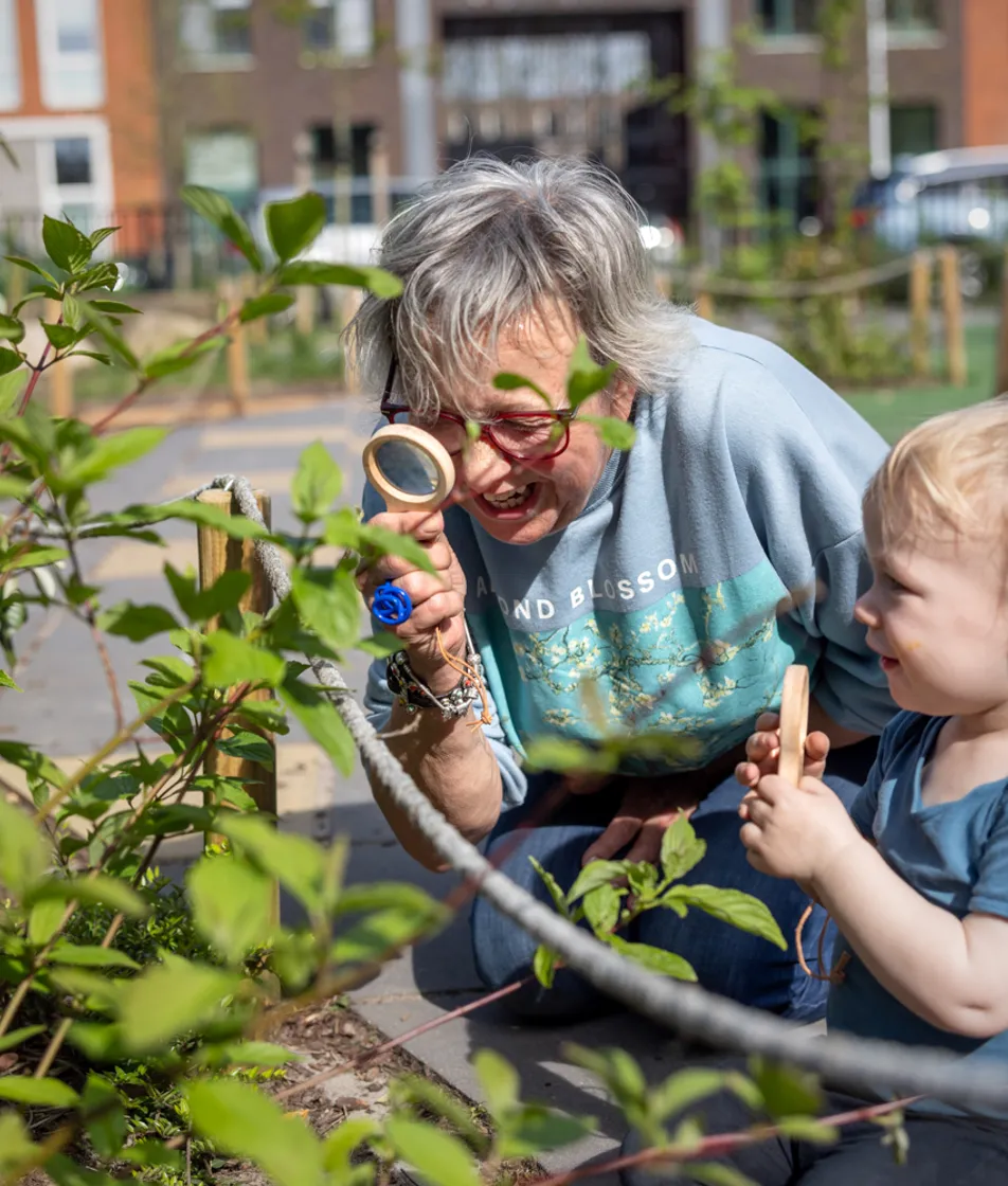 Kind&co ludens - pedagogisch medewerker - kind - loep