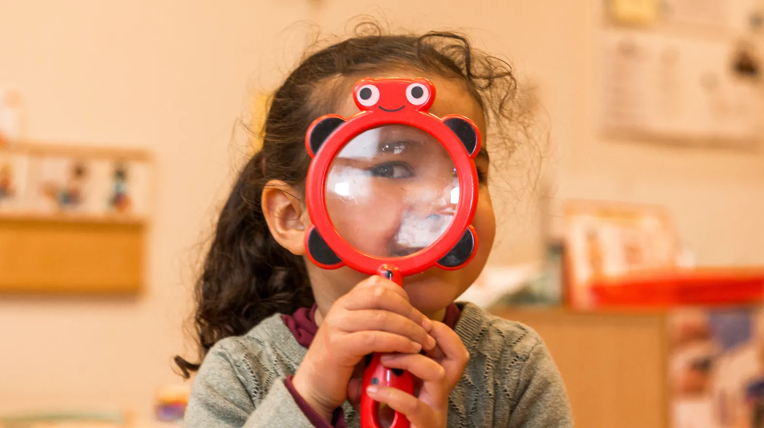 PG - standaard - kind - vergrootglas